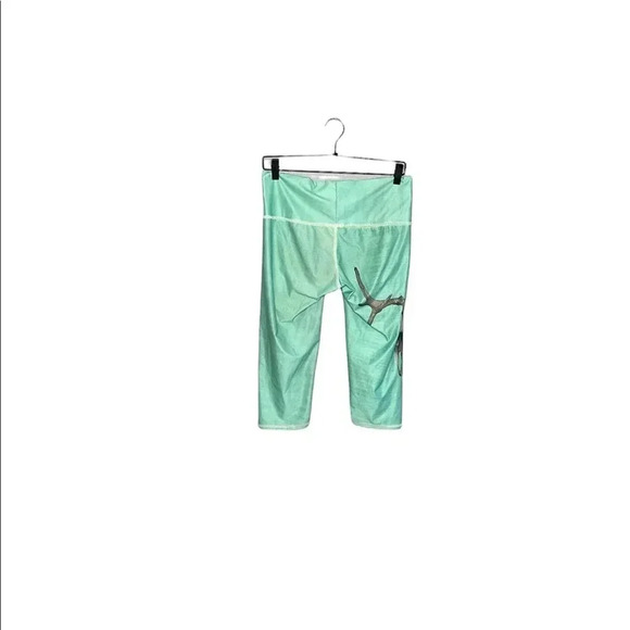 Teeki Women’s Green Cropped Skull Leggings Size Large - Picture 6 of 6